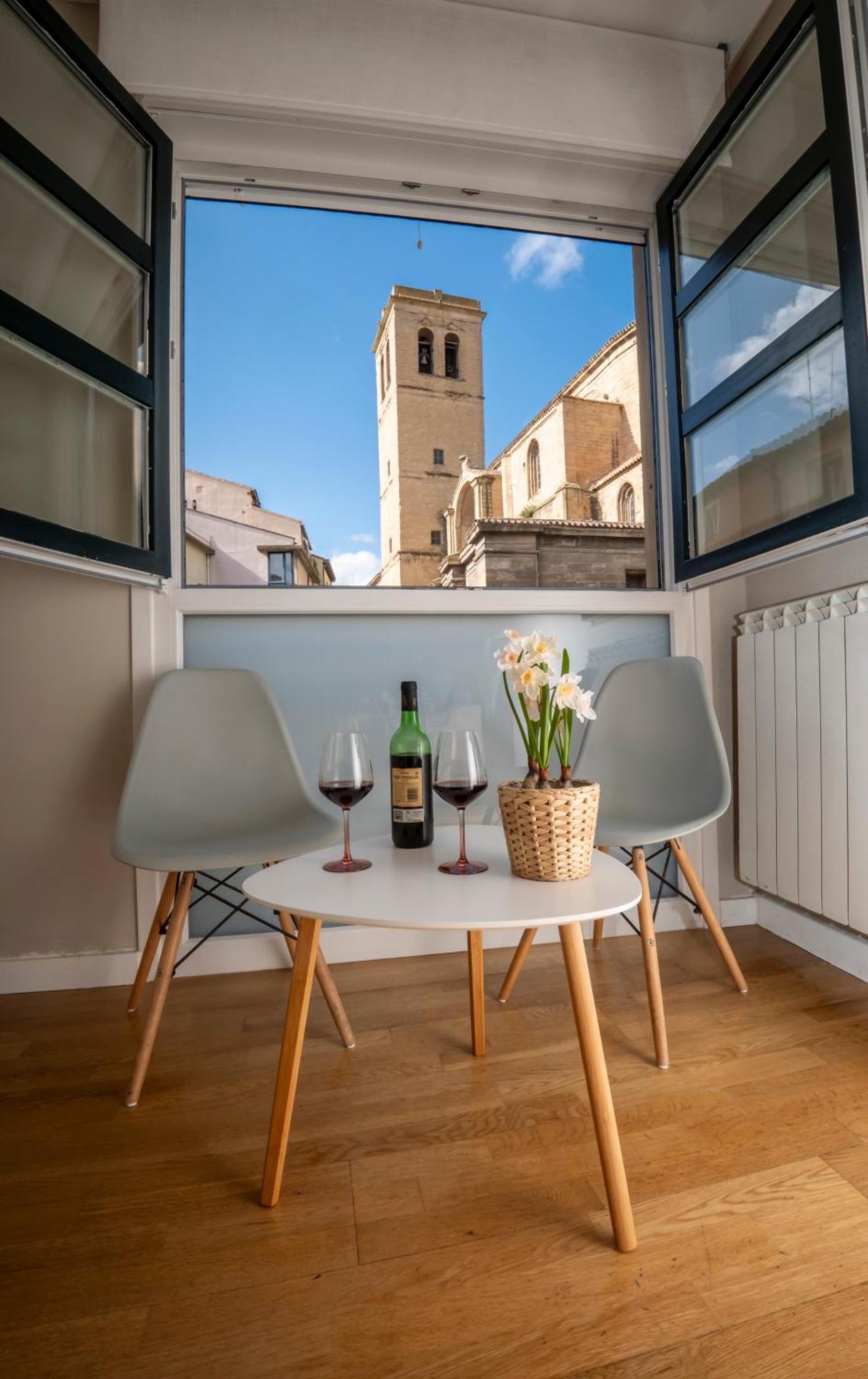 Santiago Tower Aire Ac Casco Antiguo By Apartamentos Logrono Bagian luar foto